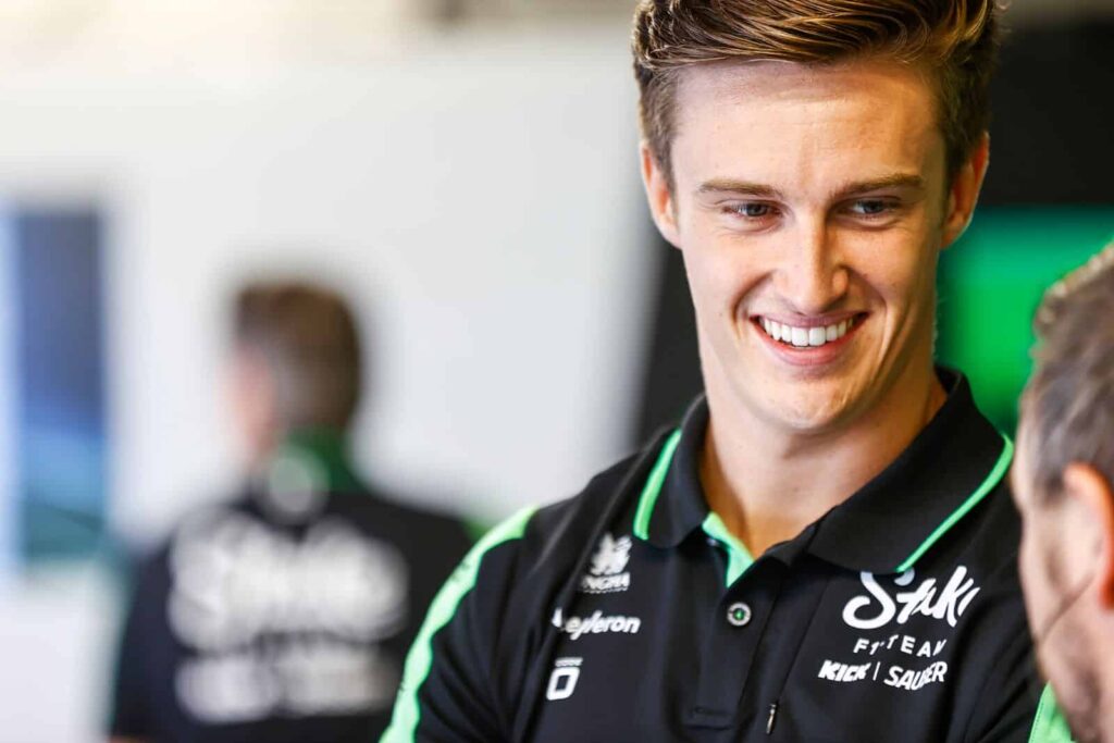 F1-talli Mercedes kiinnitti mestarikuskin F1-talli Mercedes kiinnitti mestarikuskin