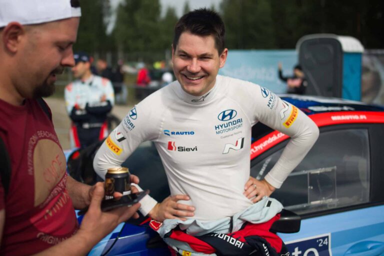 Teemu Suniselle ylistystä maailmalla – sitten tuli hämmentävä väite