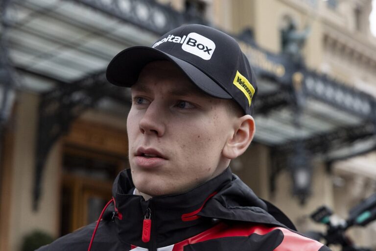 Sami Pajari laittoi melkoisen viestin toiselle rallitähdelle