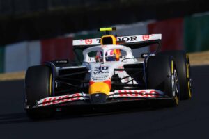 F1-asiantuntija tyrmistyi kuskihuhuista – "Olisi yksi F1-historian epäoikeudenmukaisimmista potkuista" Liam Lawson