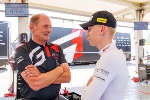 Asiantuntijalta kovaa tekstiä Sami Pajarista