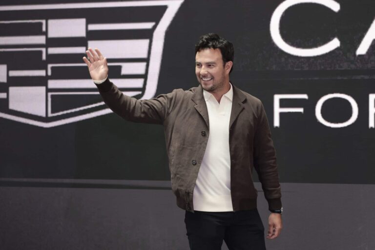 Cadillac lyömässä pöytään uuden F1-kuskisopimuksen – Meksikossa heräsi jo paniikki