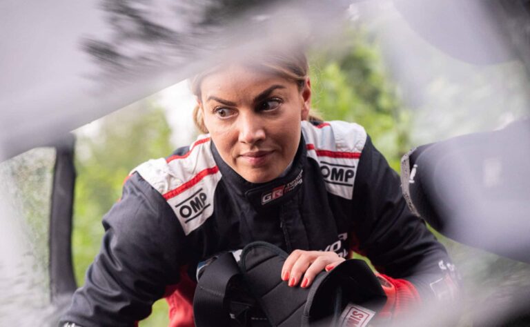 Janni Hussi lähetti selvän viestin Toyotan ralliässälle Janni Hussi lähetti selvän viestin Toyotan ralliässälle