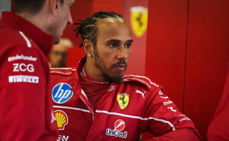 Lewis Hamiltonilta mykistävä näytös F1-testeissä – ”Raketti”