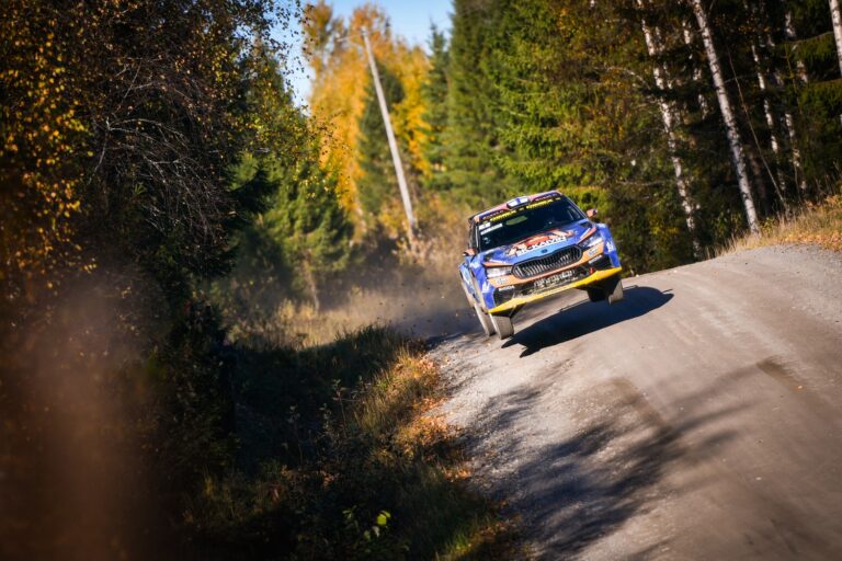 Suomalaiselle rallikuskille dramaattinen tappio – 0,1 sekuntia voitosta