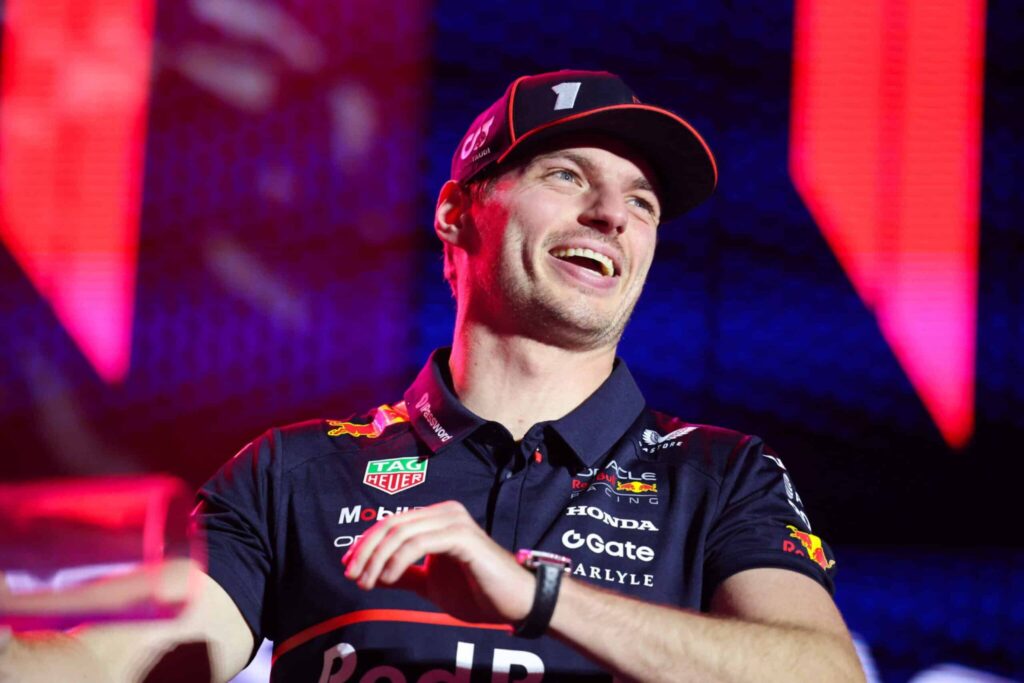 Red Bull esitteli F1-autonsa – yksityiskohta sai kilpailijat hämilleen Red Bull esitteli F1-autonsa – yksityiskohta sai kilpailijat hämilleen