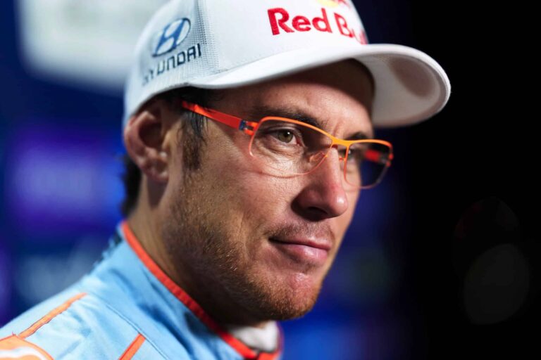 Hyundain Thierry Neuville löi hanskat tiskiin – usko on mennyt