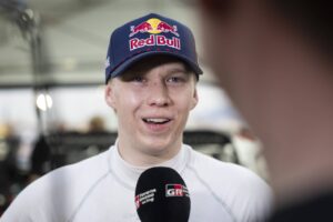 Kalle Rovanperä hyppäsi formula-auton rattiin – tämä kokemus tiputti miehen leuan lattiaan Kalle Rovanperä hyppäsi formula-auton rattiin – tämä kokemus tiputti miehen leuan lattiaan