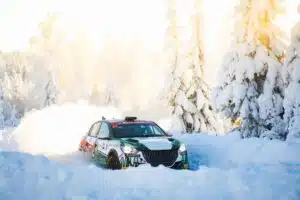 Suomalaiselle rallilupaukselle kävi surkeasti Tunturirallissa – "Siellä on eikä lähde" Suomalaiselle rallilupaukselle kävi surkeasti Tunturirallissa – ”Siellä on eikä lähde”