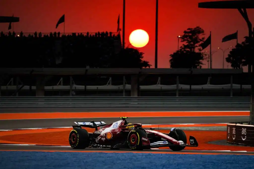 Hurja väite: Kehittääkö Ferrari kahta erilaista F1-autoa? – ”Ei voi toimia”