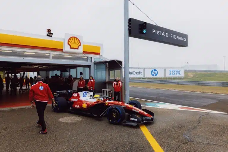 Kulissipaljastus: Ferrarin temppu loksautti leukoja F1-testeissä