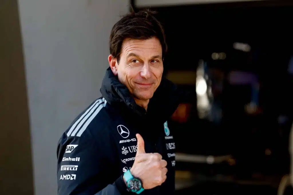 Mercedes-pomo Toto Wolff löi oven kiinni Max Verstappenille Mercedes-pomo Toto Wolff löi oven kiinni Max Verstappenille