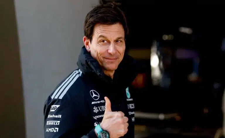 Mercedes-pomo Toto Wolff löi oven kiinni Max Verstappenille Mercedes-pomo Toto Wolff löi oven kiinni Max Verstappenille