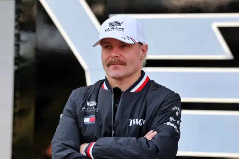 Tallikaveri nöyryytti Valtteri Bottasta – suomalaiskuski huuli pyöreänä