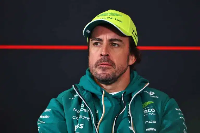 Lähde: Mercedeksellä haluttiin Fernando Alonso F1-kisakuskiksi