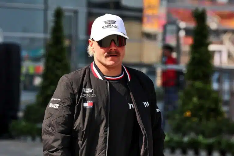 Valtteri Bottas kuvattiin bilekunnossa – tämä kuva sai fanit villiintymään