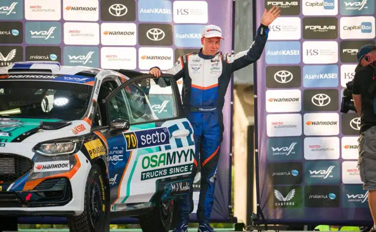 Suomalainen rallikuski dominoi maailmalla – ylivoimainen voitto