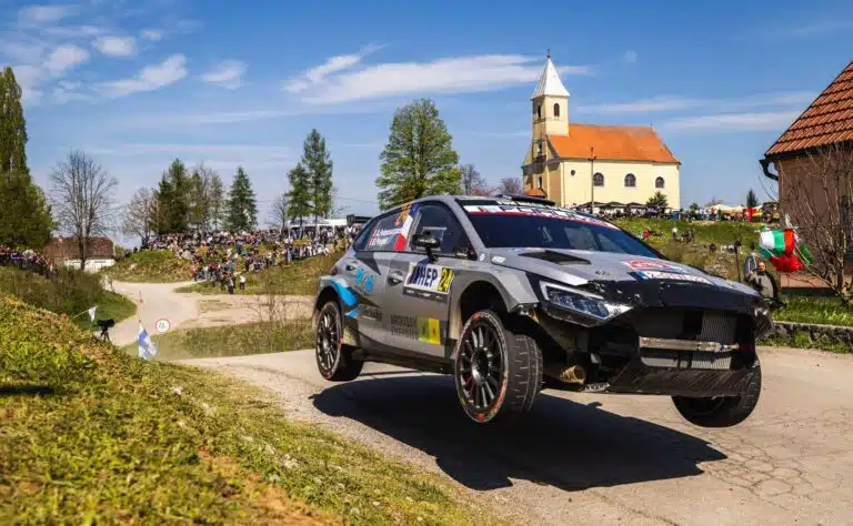 Kroatian MM-rallissa lätkäistiin 500 euron sakko – syy olikin sitten melkoinen Kroatian MM-rallissa lätkäistiin 500 euron sakko – syy olikin sitten melkoinen