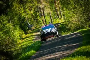 Suomalainen rallilegenda ajoi rikkinäisellä autolla – silti täysin ylivoimainen Suomalainen rallilegenda ajoi rikkinäisellä autolla – silti täysin ylivoimainen