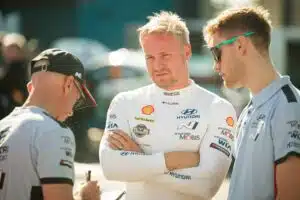 SM-rallissa lohduton näky – Esapekka Lappikin sanoi sen ääneen SM-rallissa lohduton näky – Esapekka Lappikin sanoi sen ääneen