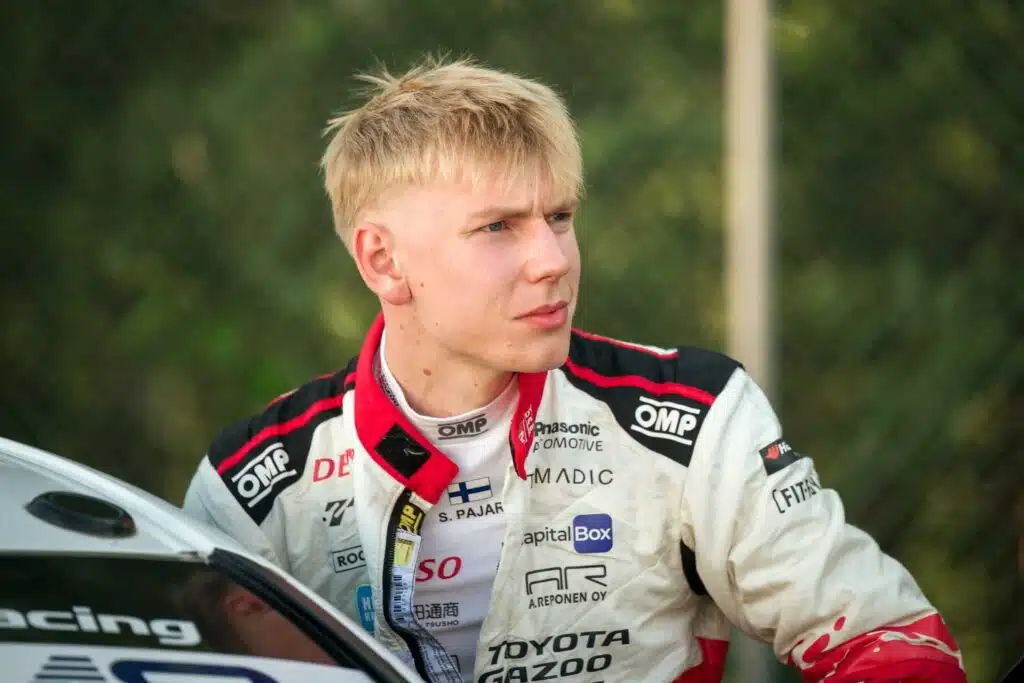 Sami Pajari juhli, Oliver Solberg ei Maamme-laulua kuunnellut Sami Pajari juhli, Oliver Solberg ei Maamme-laulua kuunnellut