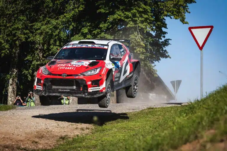 Toyotan kokoonpanossa muutos: Suomalaiselle rallimiehelle pikakomennus MM-sarjaan